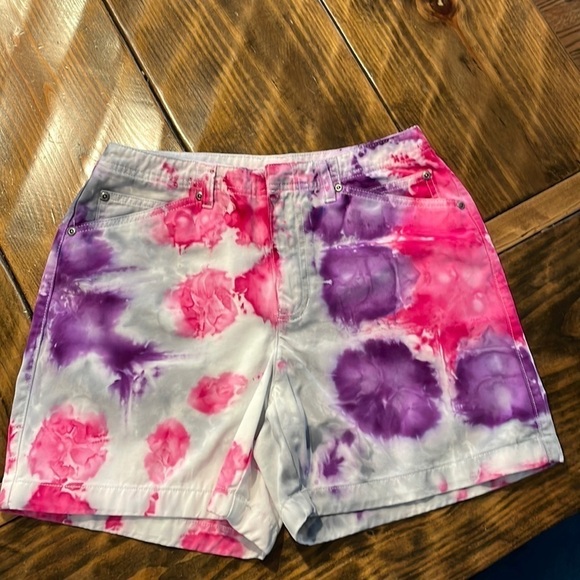 Liz Claiborne Classic Fit Size 8 hand crafted tie dyed Denim Shorts 5” boho - Picture 1 of 5